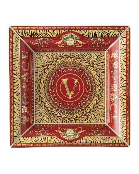 versace virtus holiday